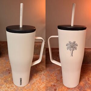 New/Open Box Corkcicle Cold Cup XL
INSULATED TUMBLER “Latte” Gold Palm Tree READ